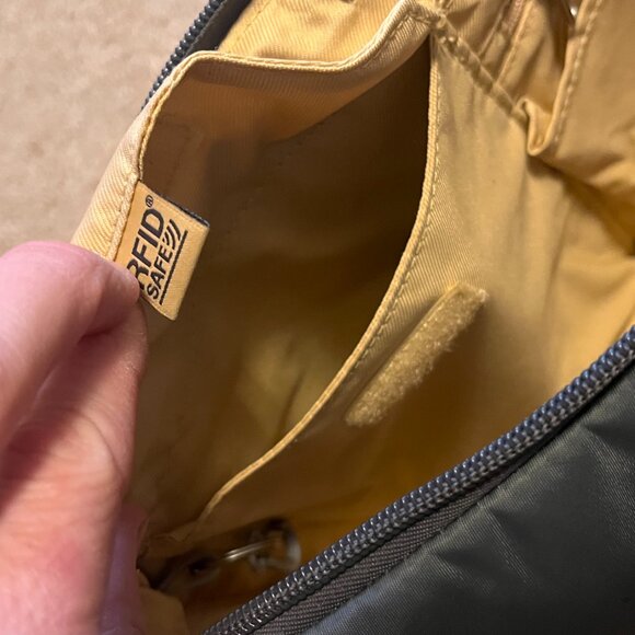 PacSafe Citysafe CS-Series TravelSmith Grey Travel Luggage Quilted Shoulder Bag! - Picture 12 of 16